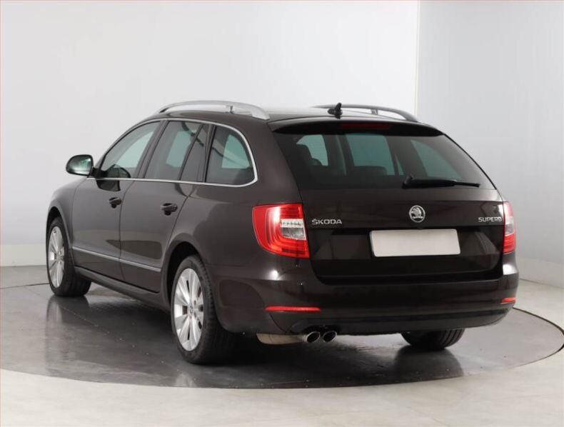 Škoda Superb - hlavní fotka