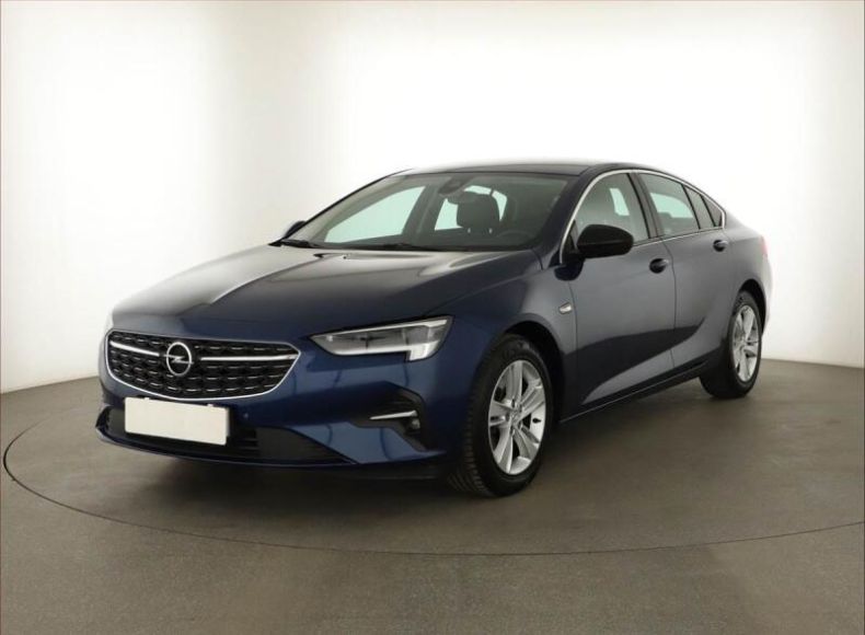Opel Insignia - hlavní fotka