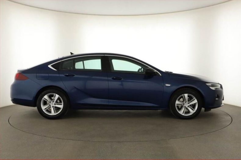 Opel Insignia - hlavní fotka