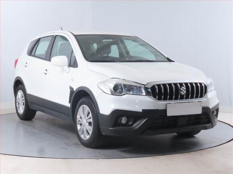 Suzuki SX4 - hlavní foto
