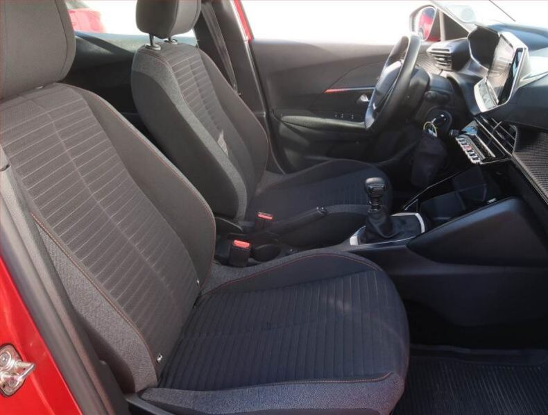 Peugeot 2008 - hlavní fotka