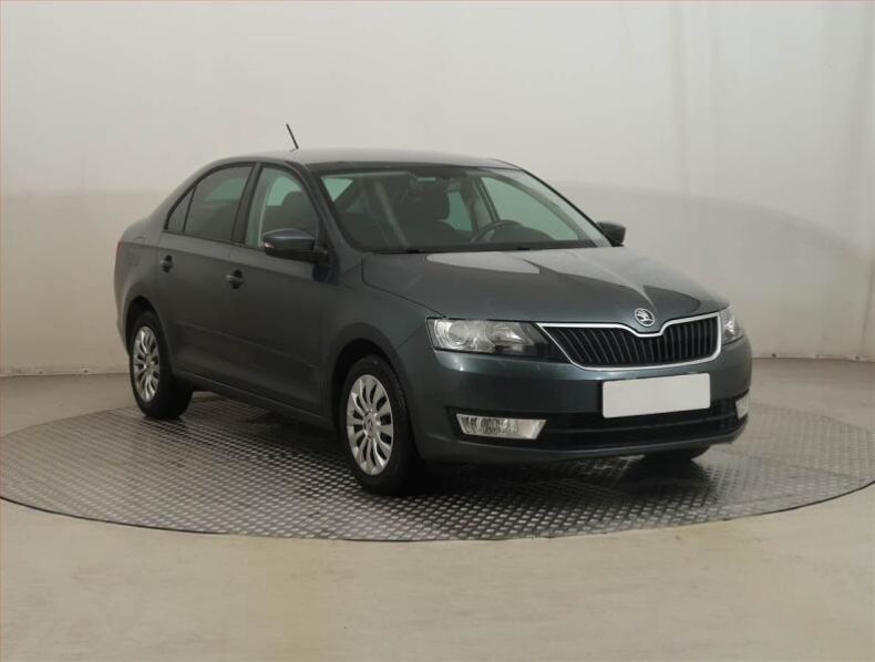 Škoda Rapid - hlavní foto