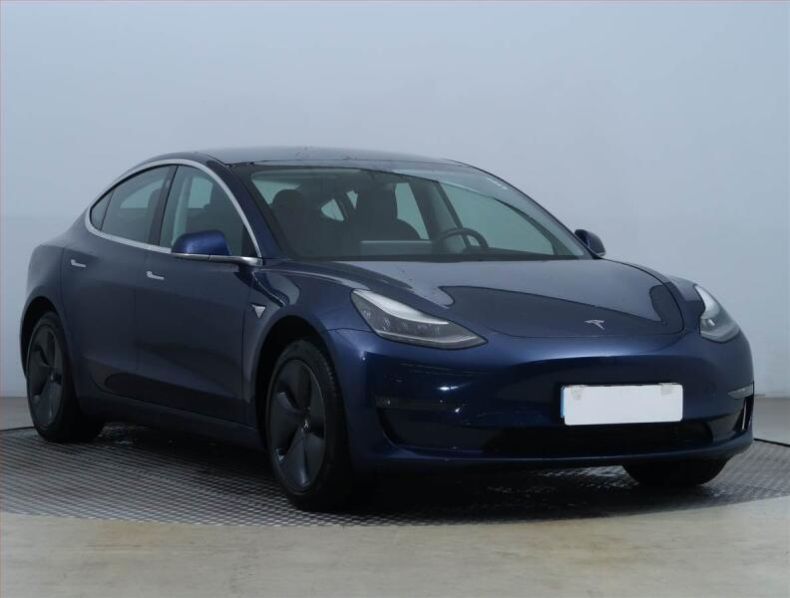 Tesla Model 3 - hlavní fotka