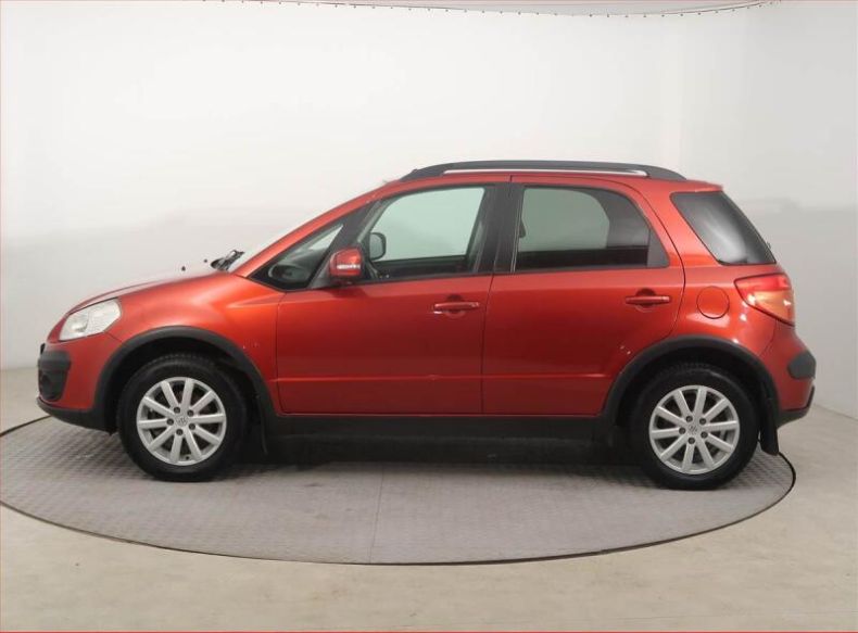 Suzuki SX4 - hlavní fotka