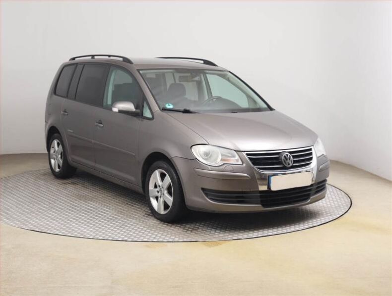 Volkswagen Touran - hlavní fotka