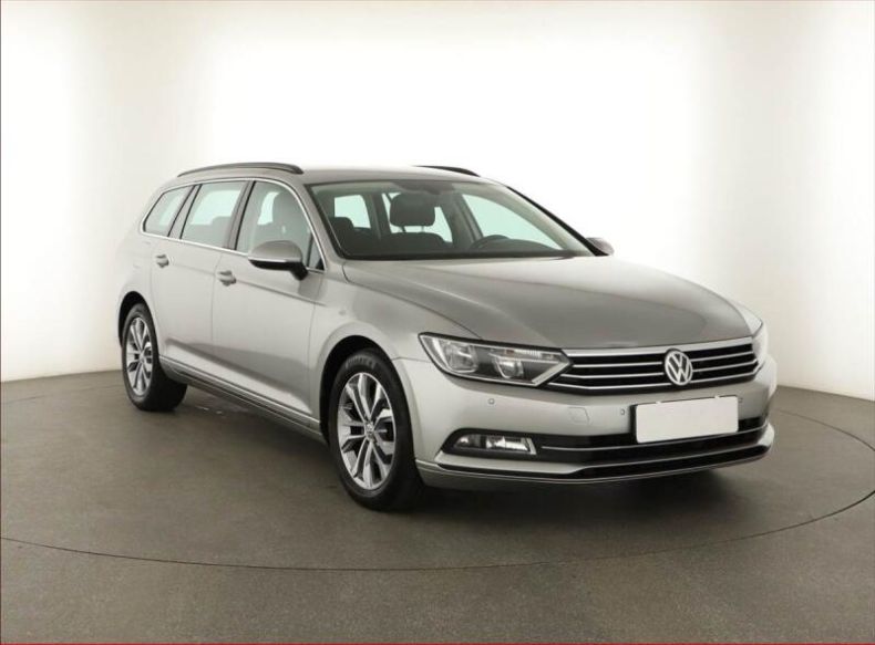 Volkswagen Passat - hlavní foto