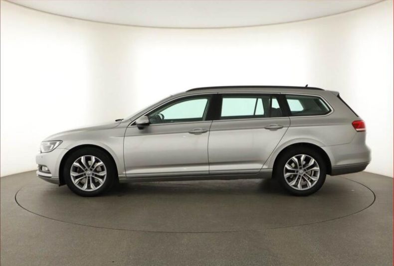 Volkswagen Passat - hlavní fotka