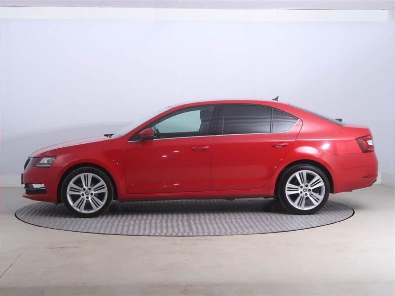 Škoda Octavia - hlavní fotka