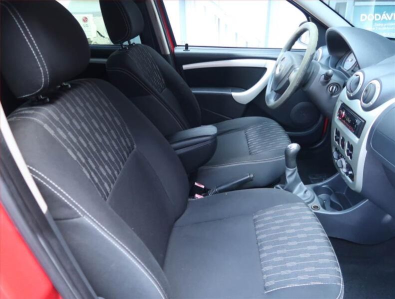 Dacia Sandero - hlavní fotka