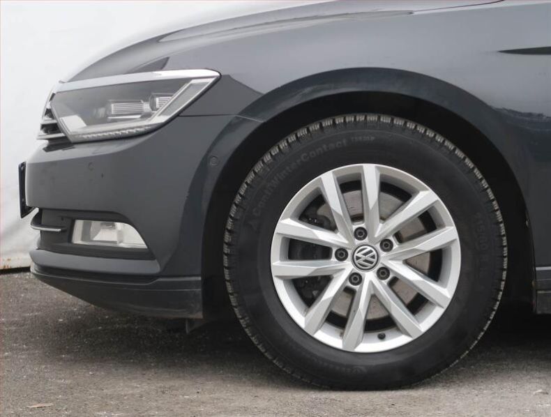 Volkswagen Passat - hlavní fotka