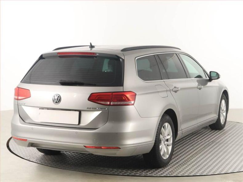 Volkswagen Passat - hlavní fotka