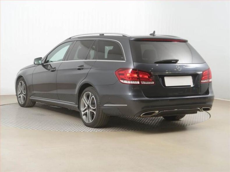 Mercedes Třída E - hlavní fotka