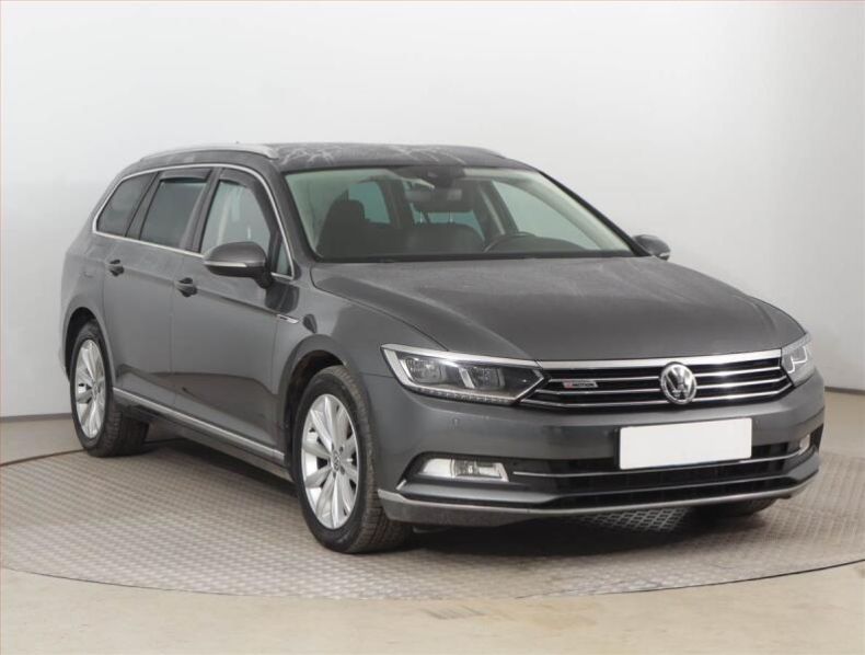 Volkswagen Passat - hlavní fotka inzerátu
