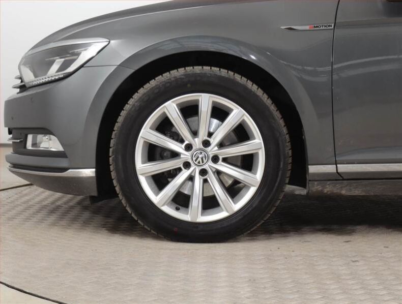 Volkswagen Passat - hlavní fotka