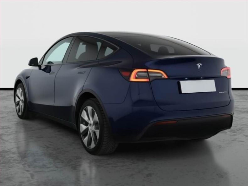 Tesla Model Y - hlavní fotka