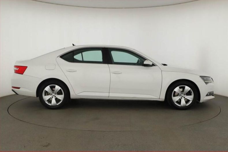 Škoda Superb - hlavní fotka