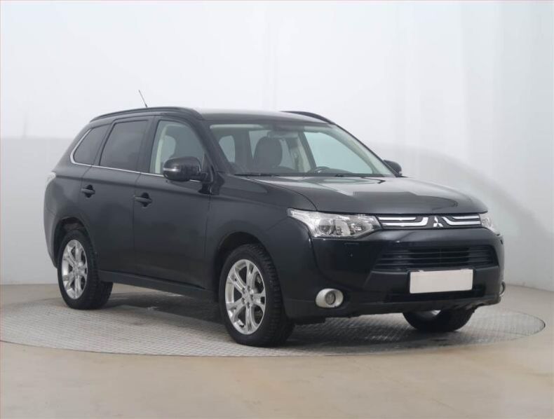 Mitsubishi Outlander - hlavní foto