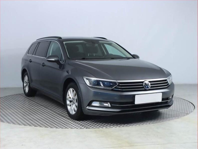 Volkswagen Passat - hlavní foto