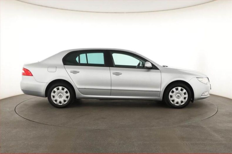 Škoda Superb - hlavní fotka