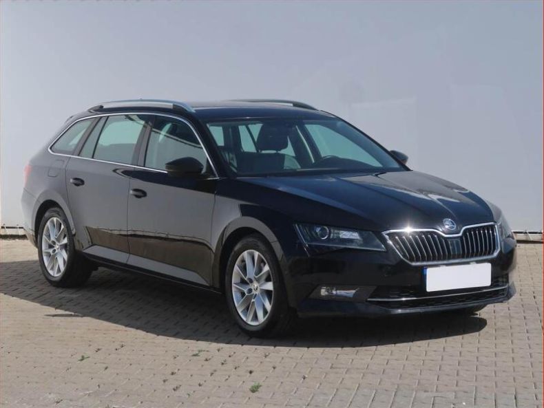 Škoda Superb - hlavní foto