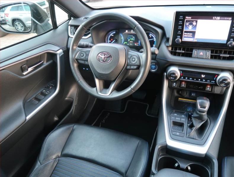 Toyota RAV 4 - hlavní foto