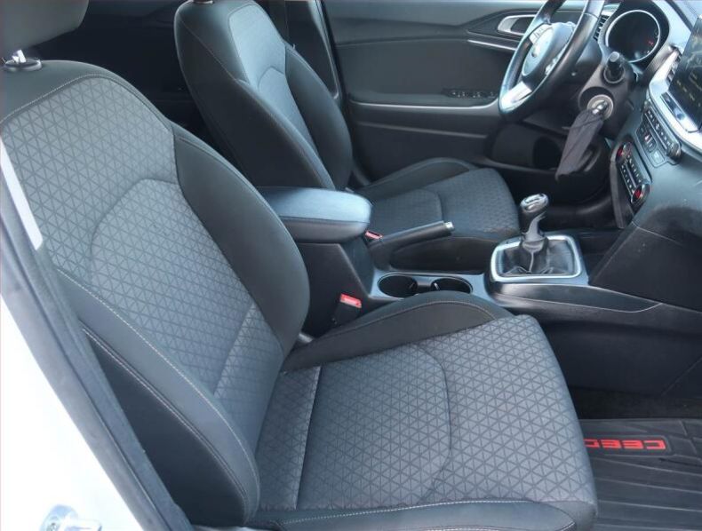 Kia Cee'd - hlavní fotka