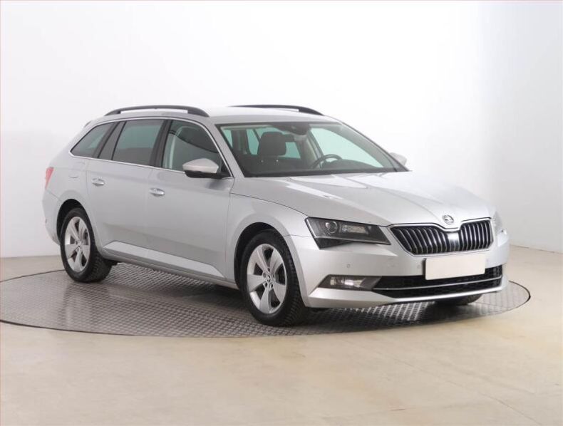 Škoda Superb - hlavní fotka