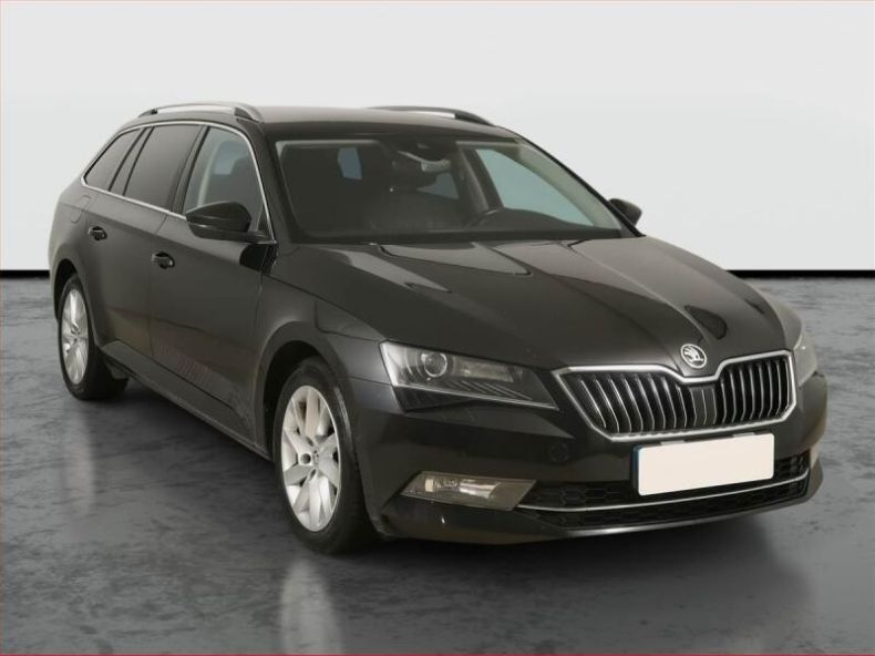 Škoda Superb - hlavní foto