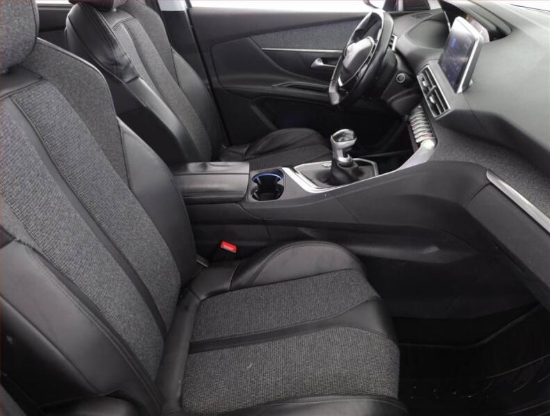 Peugeot 5008 - hlavní fotka