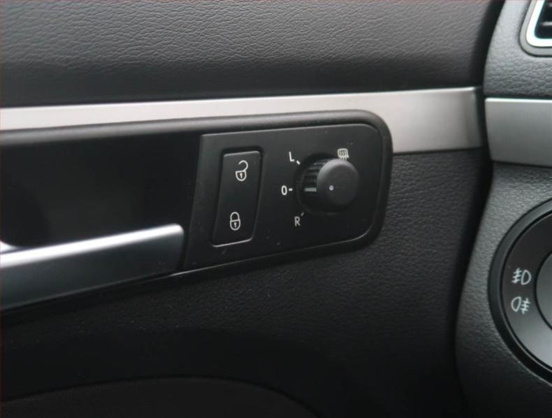 Volkswagen Touran - hlavní fotka