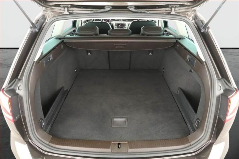 Volkswagen Passat - hlavní fotka