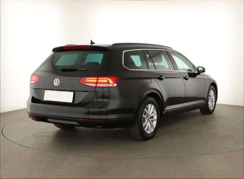 Volkswagen Passat - hlavní fotka