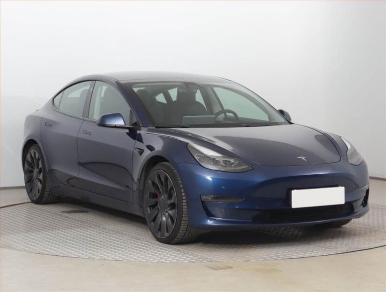 Tesla Model 3 - hlavní fotka inzerátu