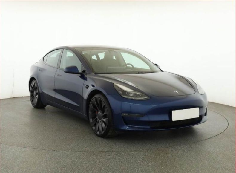 Tesla Model 3 - hlavní fotka inzerátu