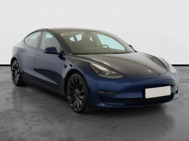 Tesla Model 3 - hlavní foto