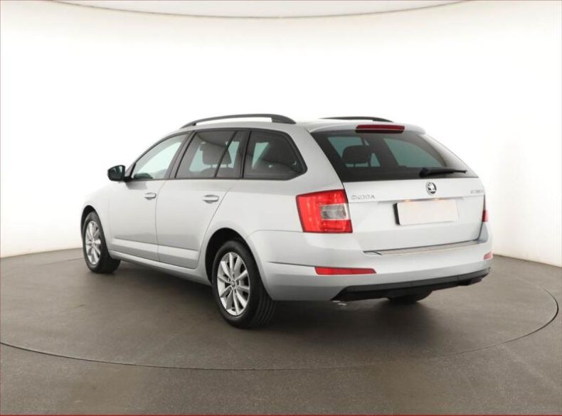 Škoda Octavia - hlavní fotka
