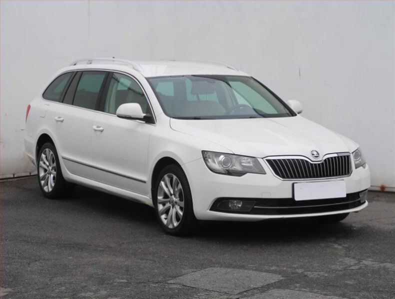 Škoda Superb - hlavní fotka