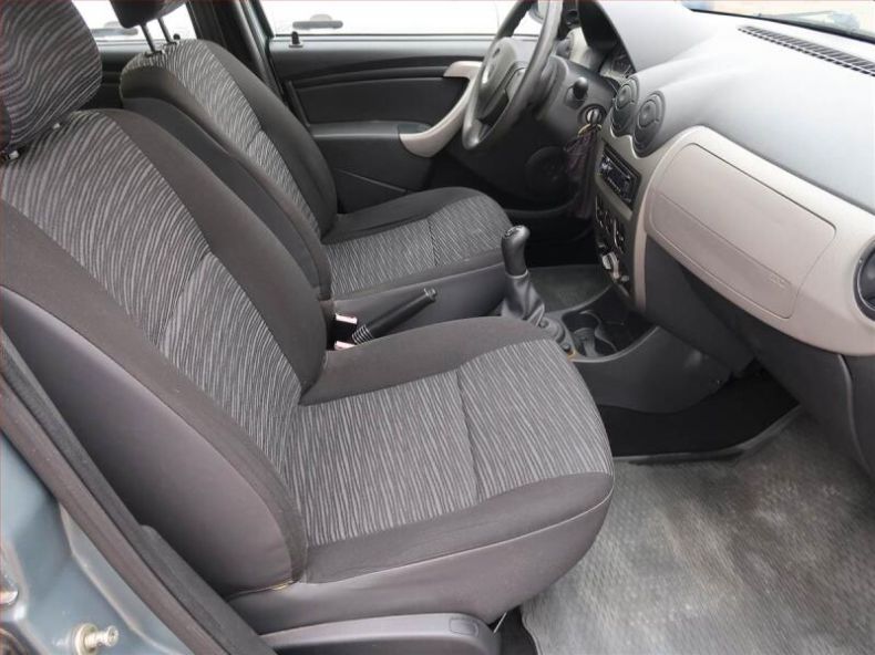 Dacia Logan - hlavní fotka