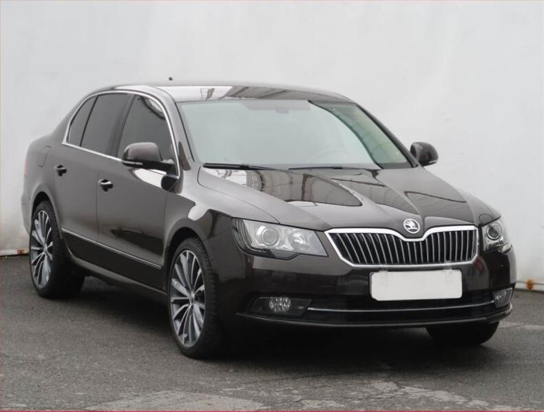 Škoda Superb - hlavní foto