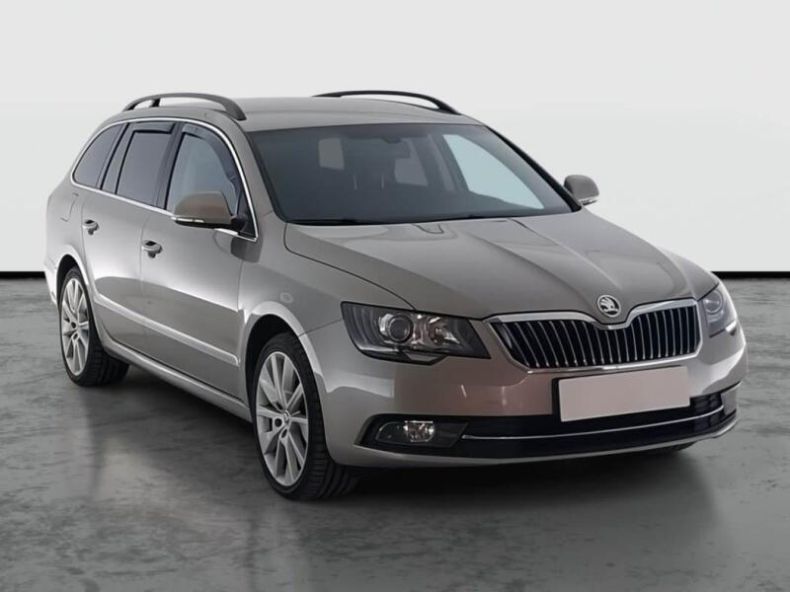 Škoda Superb - hlavní foto