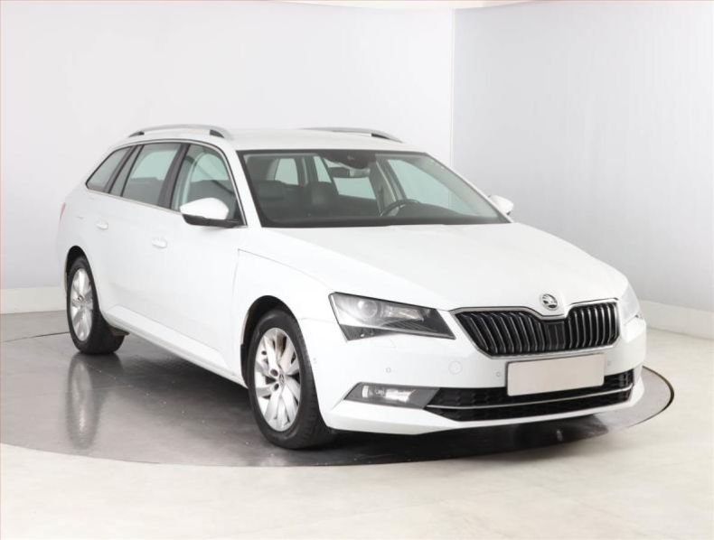 Škoda Superb - hlavní foto