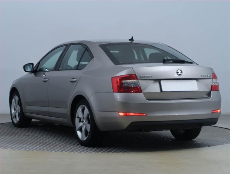 Škoda Octavia - hlavní fotka