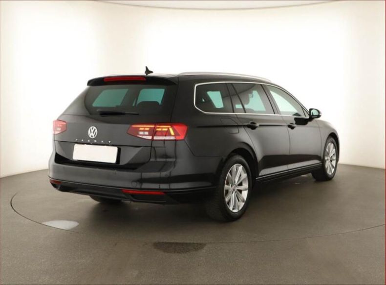 Volkswagen Passat - hlavní fotka