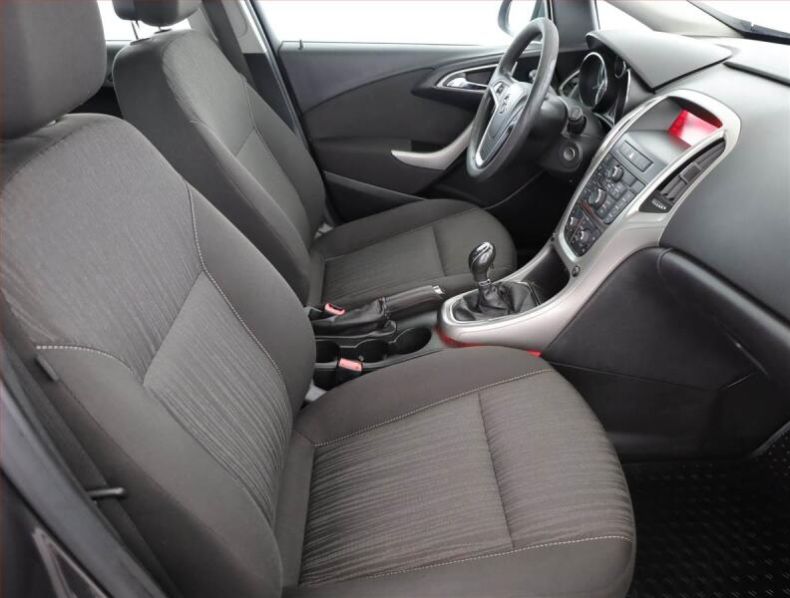 Opel Astra - hlavní fotka
