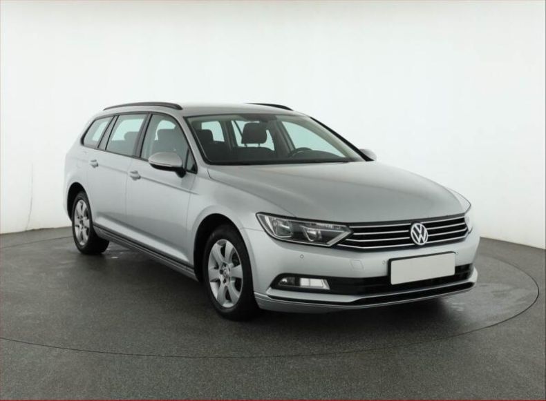 Volkswagen Passat - hlavní foto
