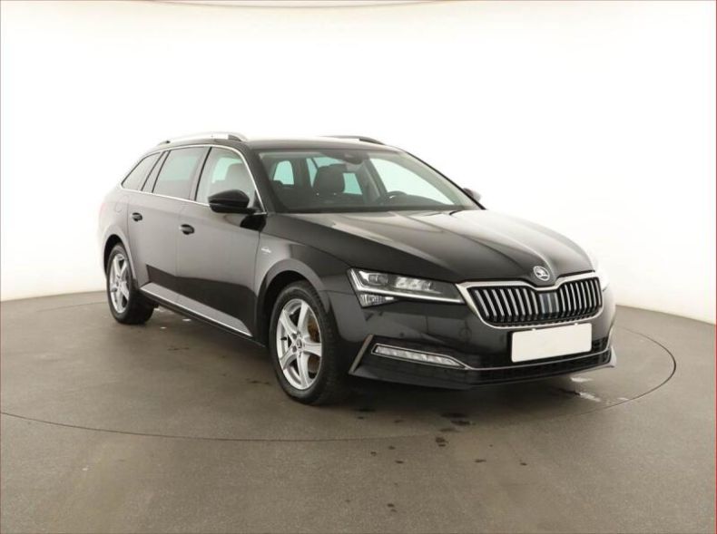 Škoda Superb - hlavní foto