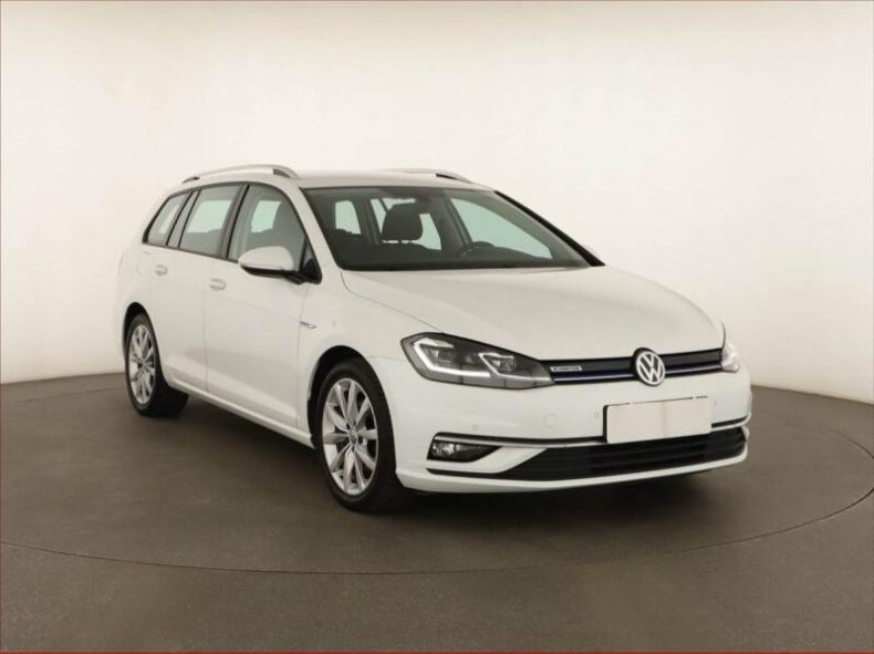 Volkswagen Golf - hlavní foto