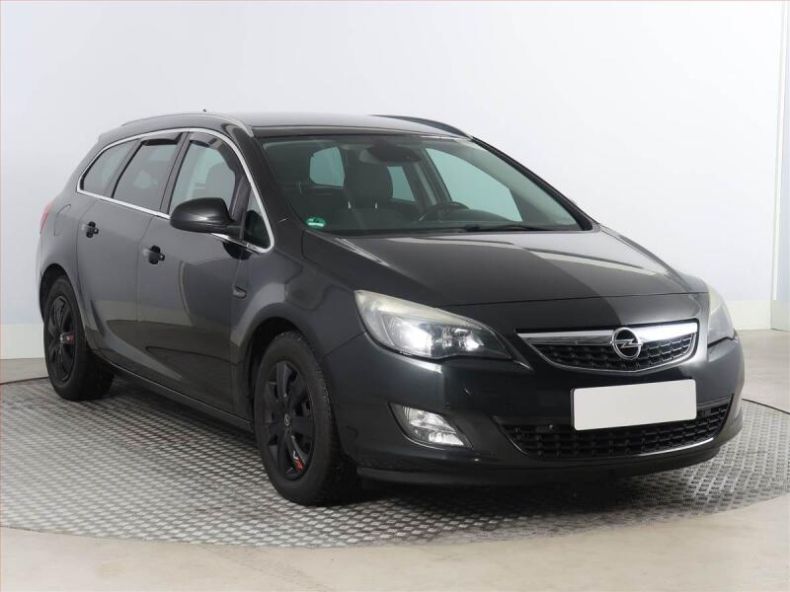 Opel Astra - hlavní foto