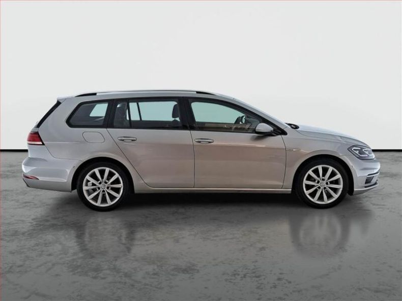 Volkswagen Golf - hlavní fotka