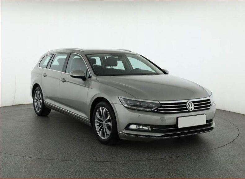 Volkswagen Passat - hlavní foto